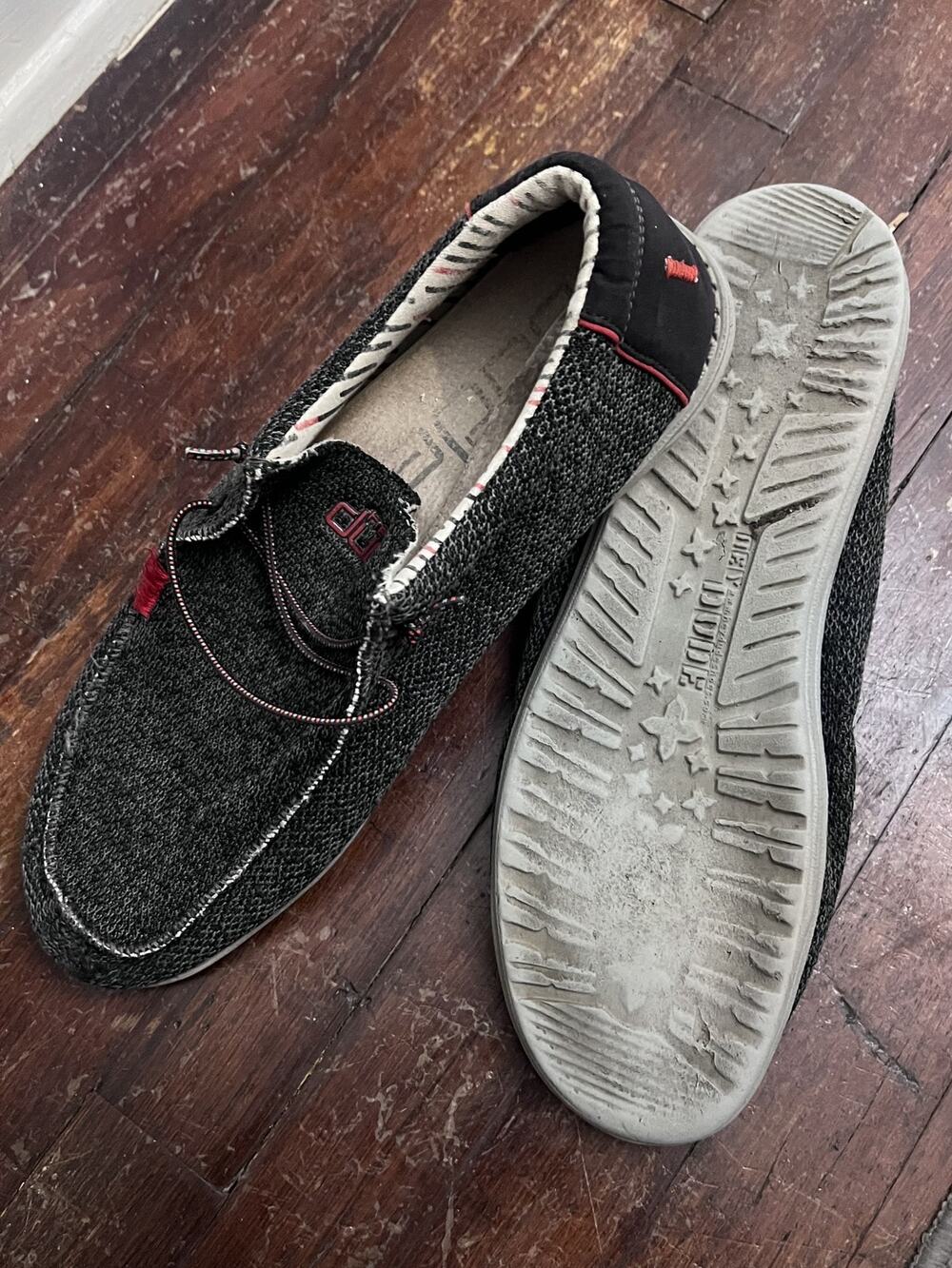 Hey Dude Size 11 Mens Wally Sox Men's Slip On Shoes Charcoal Grey Red - Picture 3 of 6